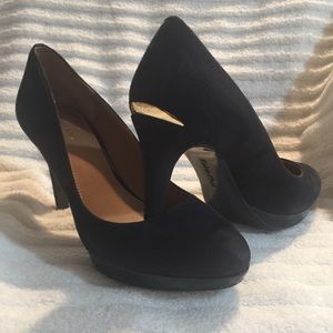 CALVIN KLEIN NAVY SUEDE HEELS.